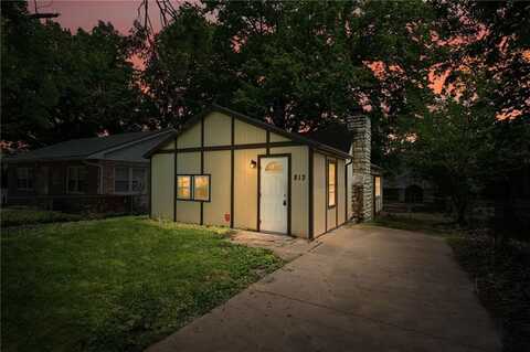 813 S Hardy Avenue, Independence, MO 64053