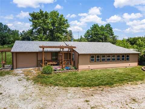5470 SE Downing Road, Lathrop, MO 64465
