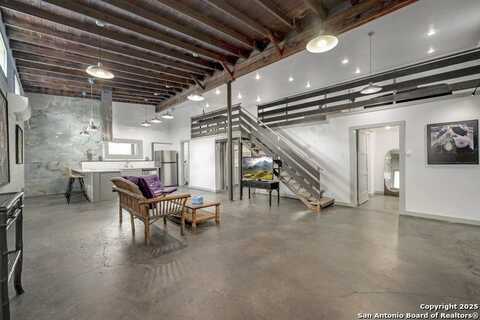 154 Fredericksburg, San Antonio, TX 78212