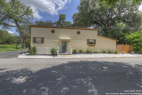332 W Klein, Seguin, TX 78155