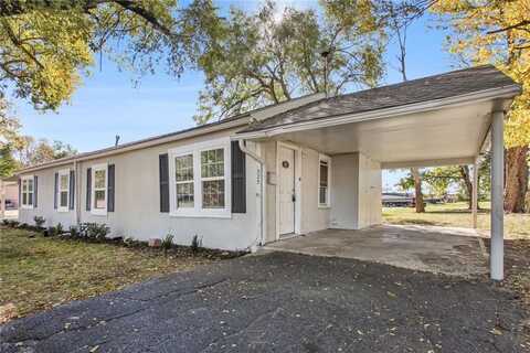 325/327 E Park Street, Gardner, KS 66030