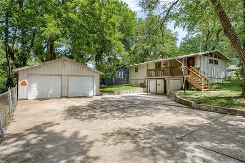 4400 N BRIGHTON Avenue, Kansas City, MO 64117