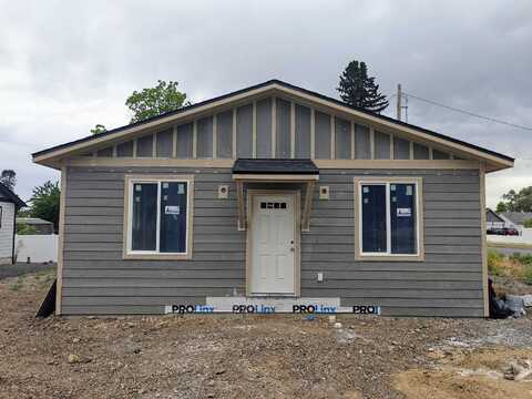 10718 E AUGUSTA Rd, Spokane, WA 99207