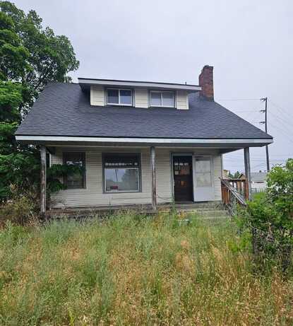1221 E Indiana Ave, Spokane, WA 99207