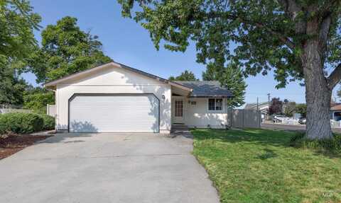 7195 W Bluebird Dr, Boise, ID 83714