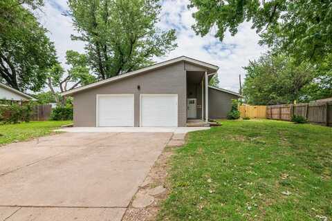 820 N Brownthrush Ln, Wichita, KS 67212