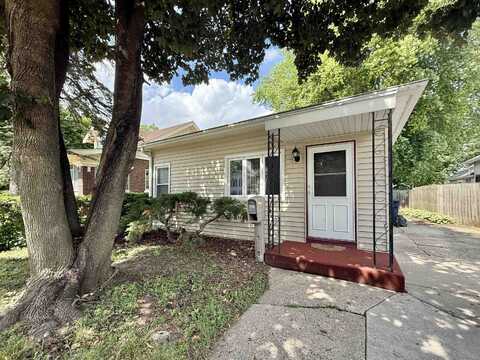 307 S Jackson Street, Janesville, WI 53545