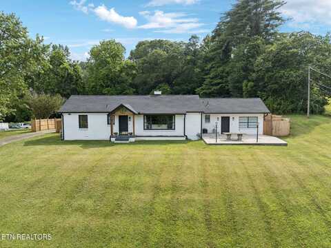 448 Woolsey Rd, Harriman, TN 37748