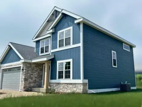 57 Savannah Parkway, Deerfield, WI 53531