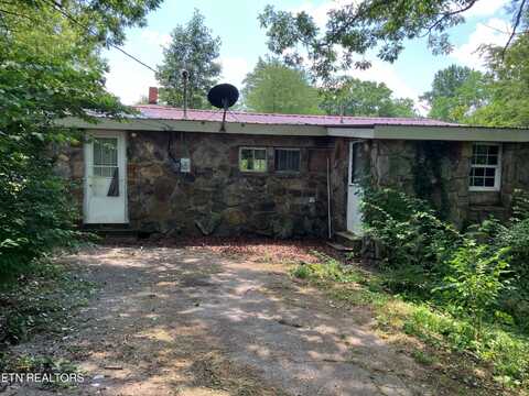 1610 Pow Camp Rd, Crossville, TN 38572