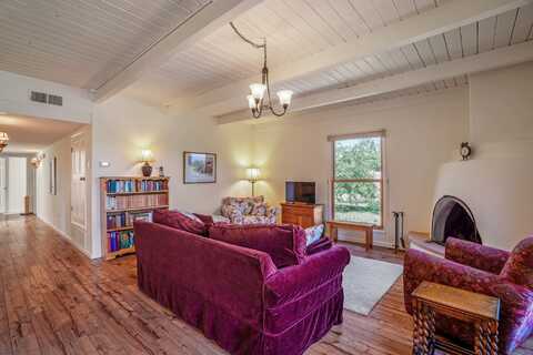 2945 Plaza Azul, Santa Fe, NM 87507