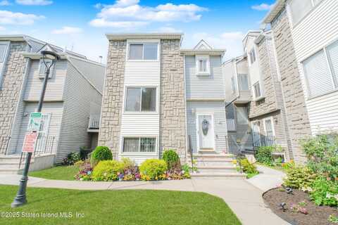 977 Goethals Road N, Staten Island, NY 10303