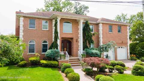10 Spruce Court, Staten Island, NY 10307
