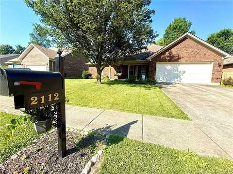 2112 Sterling Oaks Drive, Sellersburg, IN 47172
