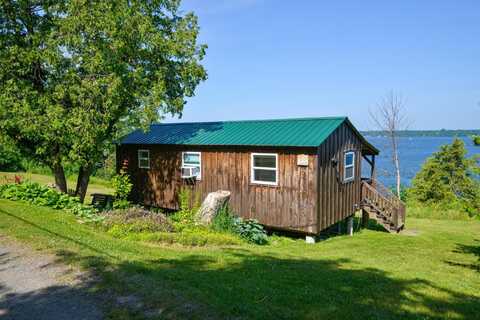 28 Daniels Ln., Hammond, NY 13646