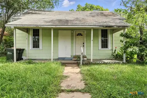 312 W Courthouse Street, Cuero, TX 77954