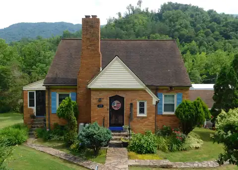 15718 HWY 522, Cumberland, KY 40823
