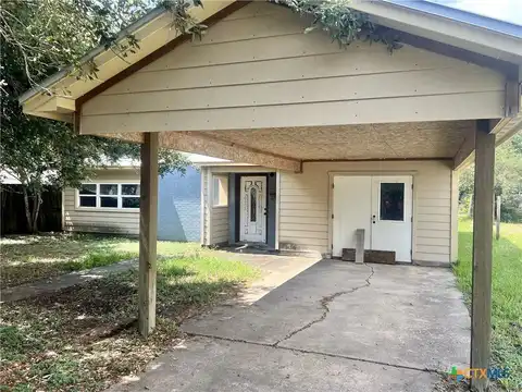 305 E Second Street, Cuero, TX 77954