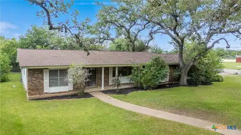 204 W Johnson Street, Cuero, TX 77954