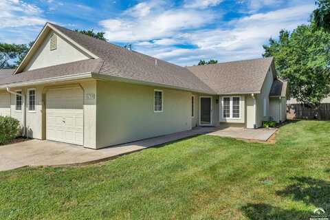 2746 Chipperfield Road, Lawrence, KS 66047