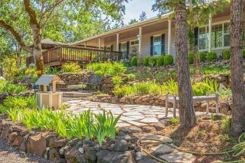 2080 Swingle Road, Trail, OR 97541