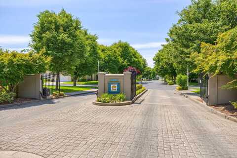 617 Cherrywood Drive, Medford, OR 97504