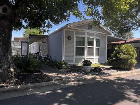 4624 S Pacific Highway, Phoenix, OR 97535