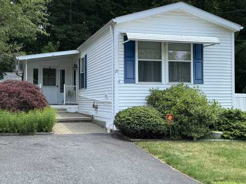 21 Maplewood Road, Storrs, CT 06268