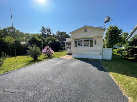 17 Shadycrest Drive, Nashua, NH 03062