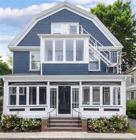 28 Calvert Street, Newport, RI 02840