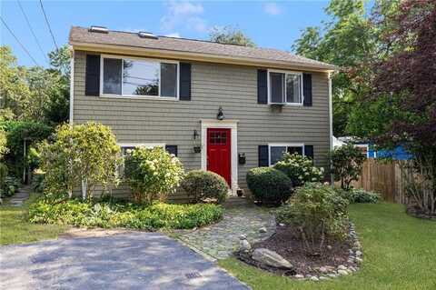 104 Conanicus Road, Narragansett, RI 02882