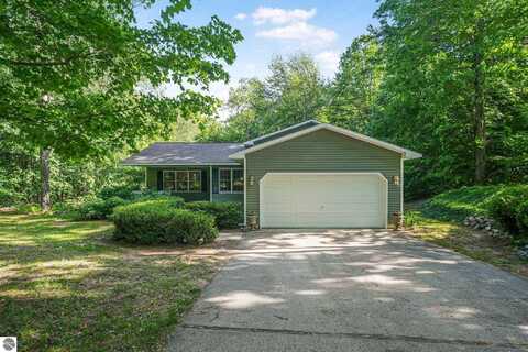 8375 Bent Pine Drive, Lake Ann, MI 49650
