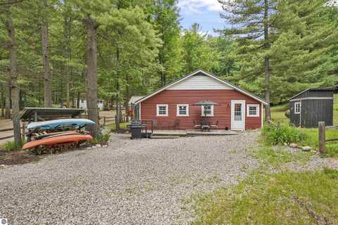2321 Barbeau Drive, Traverse City, MI 49696