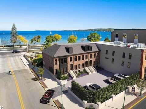 100 Park Street, Traverse City, MI 49684