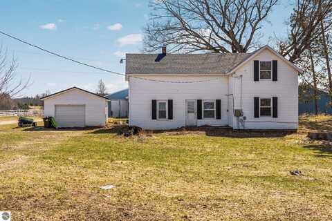 6129 Woodman Road, South Boardman, MI 49680