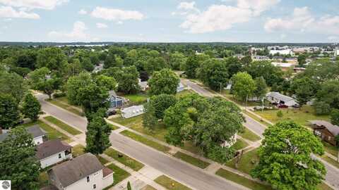 1023 Cotey, Cadillac, MI 49601
