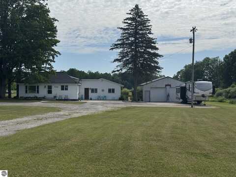 700 N Stevens Road, Lake City, MI 49651