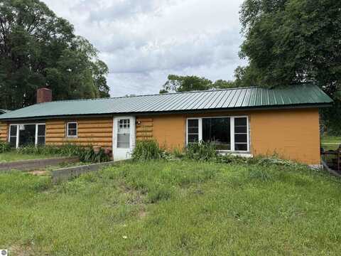 21025 Cadillac Highway, Copemish, MI 49625