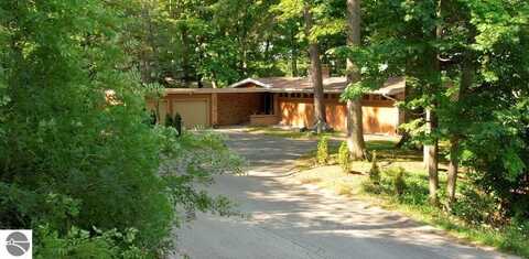 1620 Timber Lane, Traverse City, MI 49686