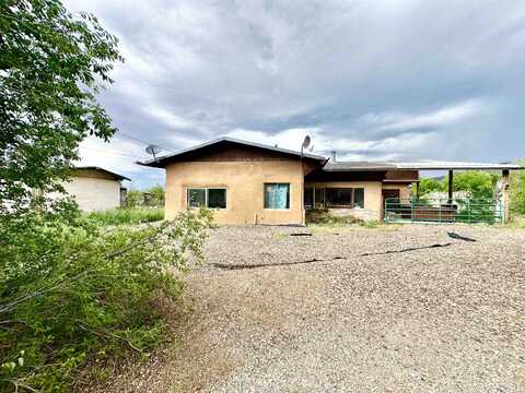 12 Coca Lane, Ranchos de Taos, NM 87557