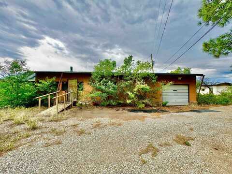 10 Coca Lane, Ranchos de Taos, NM 87557