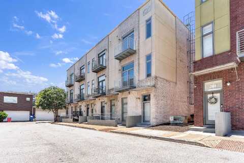 621 DENMARK, Memphis, TN 38103