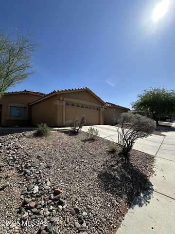 7305 E Weeping Willow Drive, Tucson, AZ 85756