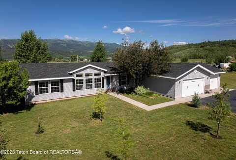 135 SPUR Loop, Etna, WY 83118