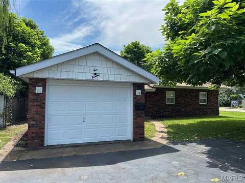 414 Cooper Drive, Cahokia, IL 62206