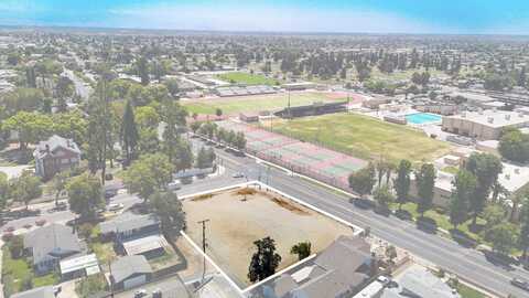 708 E Tulare Avenue, Tulare, CA 93274