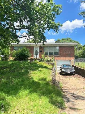 8784 Darnell Place, Jennings, MO 63136