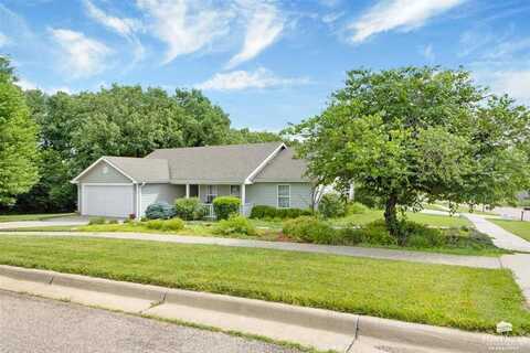 115 Hunter Drive, Manhattan, KS 66503