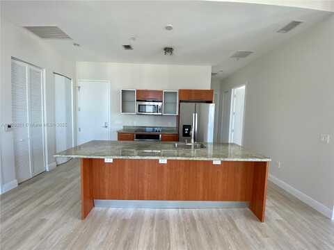 185 SW 7th St, Miami, FL 33130