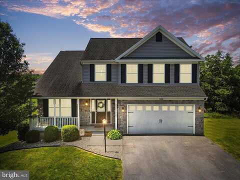 635 QUEENSBURY DRIVE, CHAMBERSBURG, PA 17202